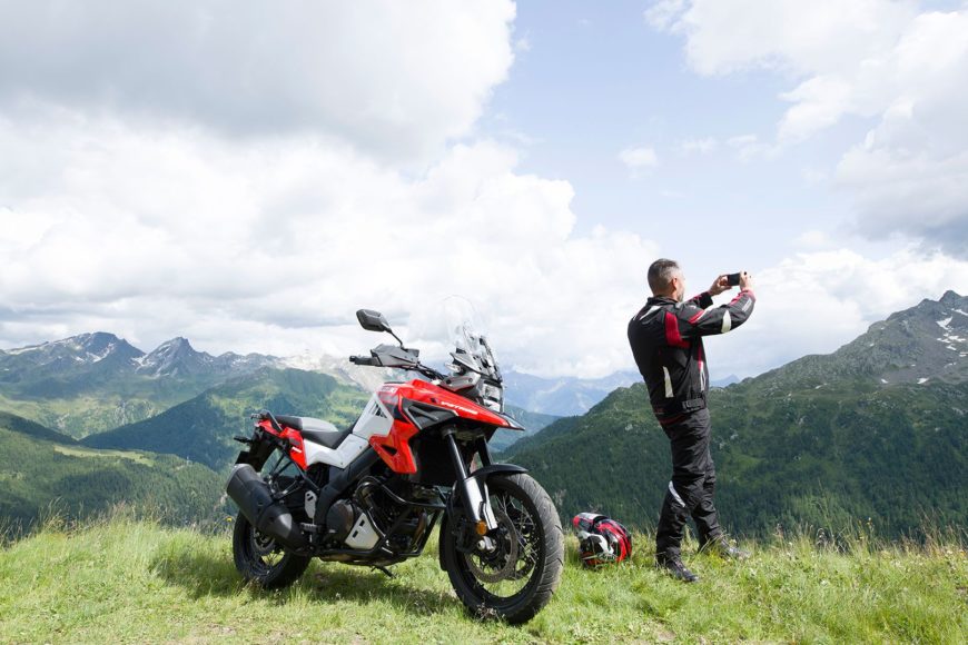 Ventajas y Desventajas de viajar en moto