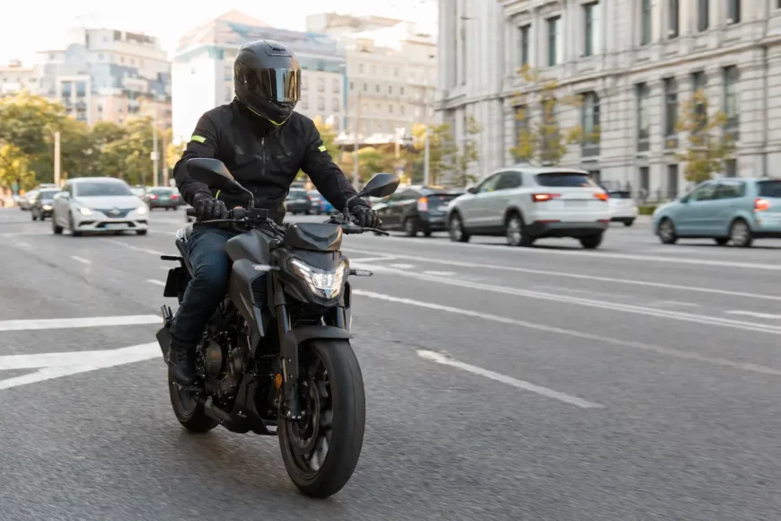 Normativa para motos: novedades, circulación urbana, ZBE y multas